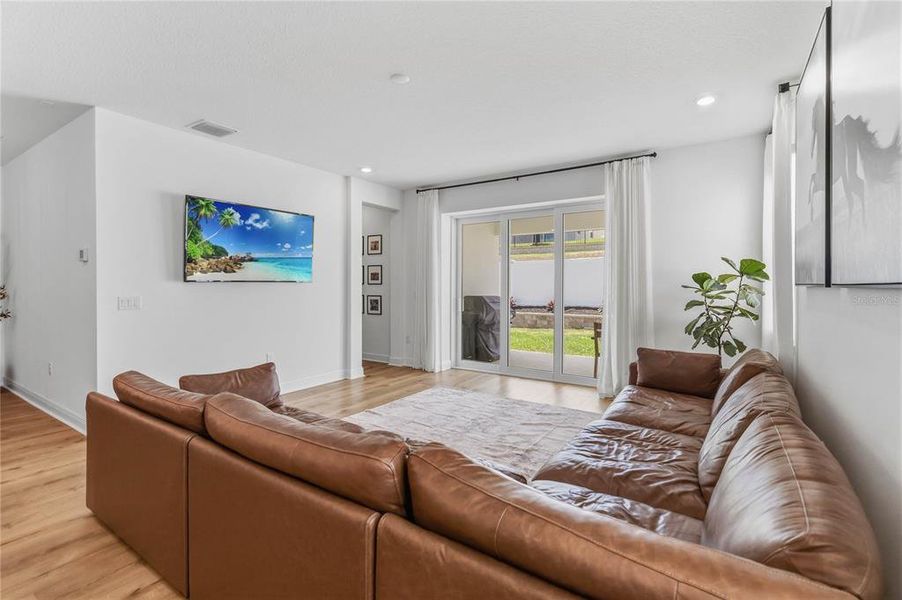 Furnished interior view inside a new home in , Clermont (Image 15).