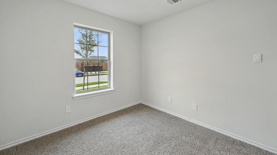 Spacious, unfurnished interior of a new home in Oak Valley Estates, Bullard (Image 19).