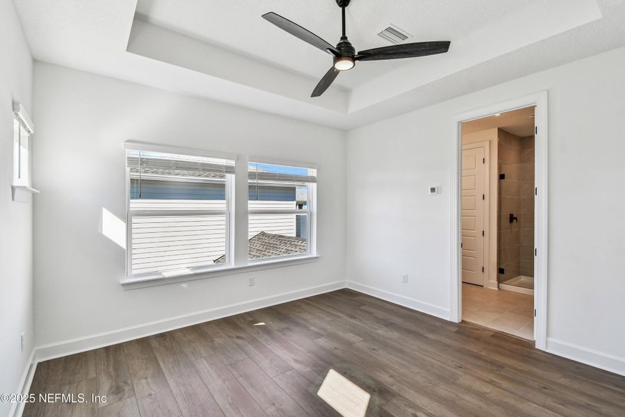 Spacious, unfurnished interior of a new home in , Jacksonville (Image 22).