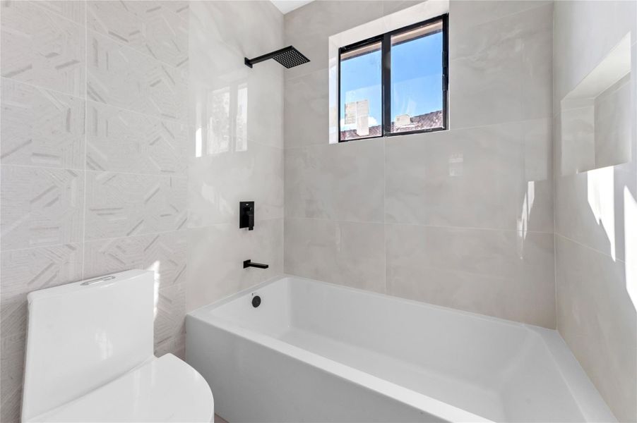 Furnished interior view inside a new home in , Coconut Creek (Image 17).