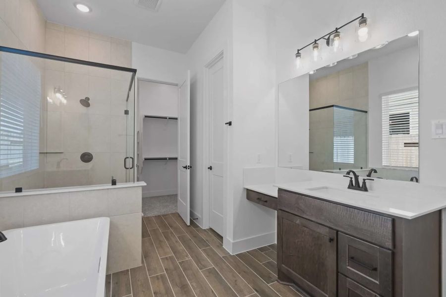 Furnished interior view inside a new home in Riceland Alley Loads, Mont Belvieu (Image 9).