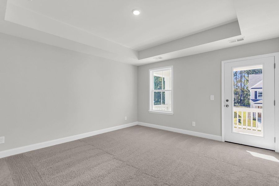 Spacious, unfurnished interior of a new home in Sweetgrass Station, Summerville (Image 16).