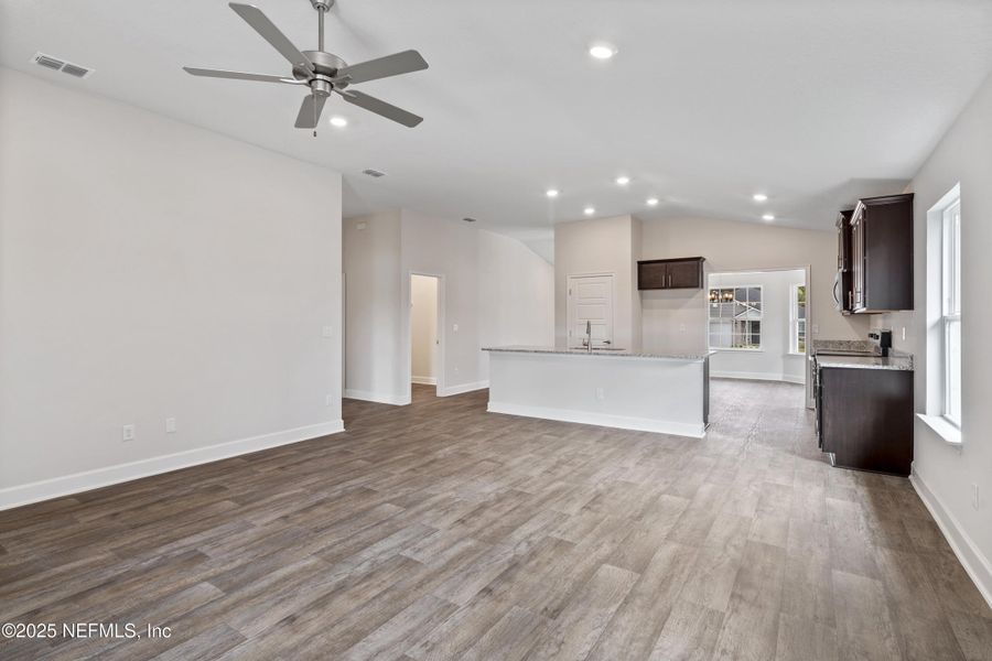 Spacious, unfurnished interior of a new home in Shadow Crest at Rolling Hills, Green Cove Springs (Image 13).
