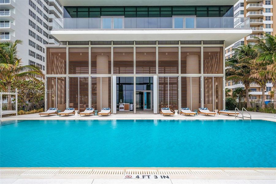 Condo located in Hallandale Beach, FL showcasing its design and architecture (Image 35).