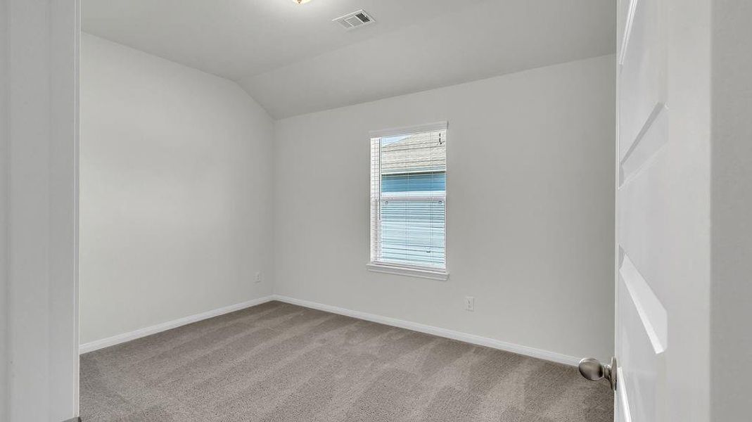 Spacious, unfurnished interior of a new home in Aldine Pines, Houston (Image 23).