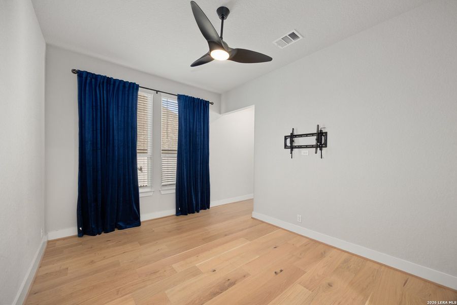 Spacious, unfurnished interior of a new home in Ventana, Bulverde (Image 51).