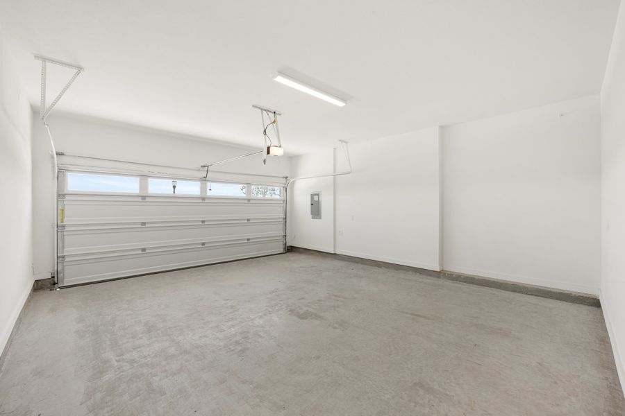 Spacious, unfurnished interior of a new home in Wildridge, Oak Point (Image 47). Spacious, unfurnished interior of a new home in Wildridge, Oak Point (Image 47).