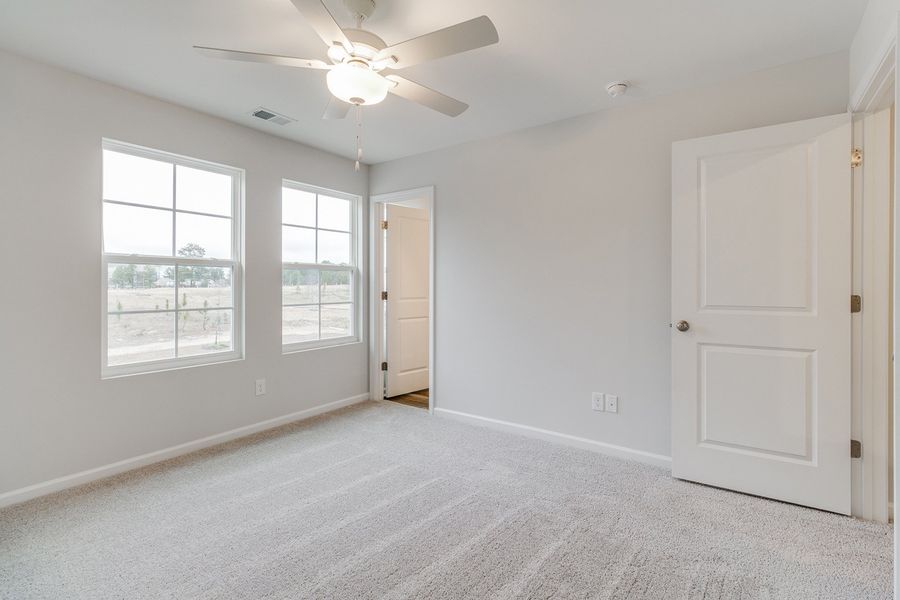 Spacious, unfurnished interior of a new home in Astoria, Columbia (Image 22).