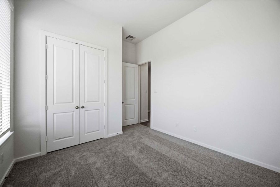 Spacious, unfurnished interior of a new home in Canterra Creek 60', Rosharon (Image 36). Spacious, unfurnished interior of a new home in Canterra Creek 60', Rosharon (Image 36).