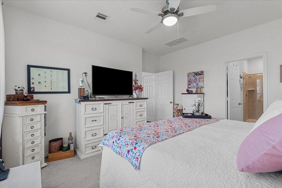 Furnished interior view inside a new home in , Alvin (Image 17). Furnished interior view inside a new home in , Alvin (Image 17).