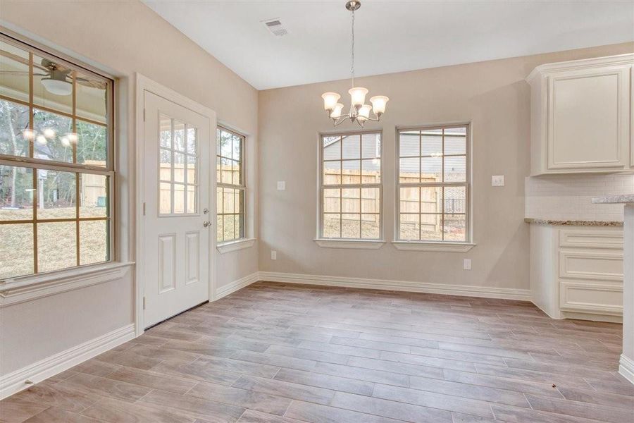 BREAKFAST ROOM BREAKFAST ROOM