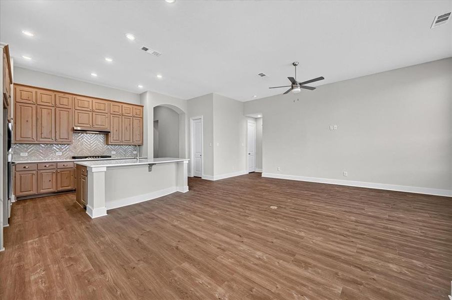 Spacious, unfurnished interior of a new home in Monterra, Fate (Image 16).