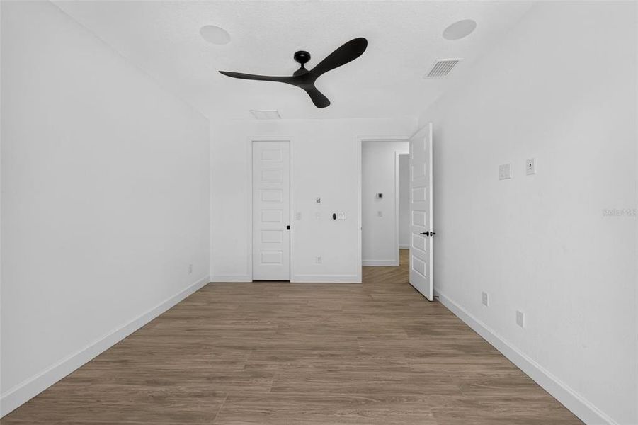 Spacious, unfurnished interior of a new home in , Rotonda West (Image 42).