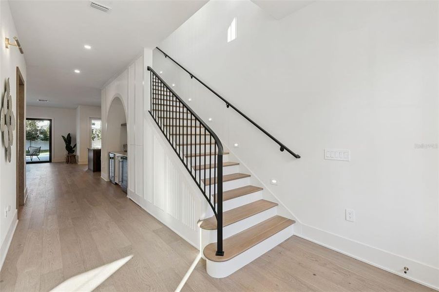 Spacious, unfurnished interior of a new home in , Orlando (Image 28).