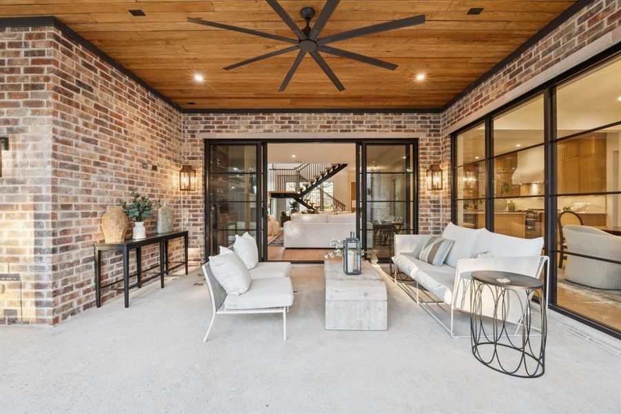 Exterior details and patio area of a home in , Dallas (Image 3).