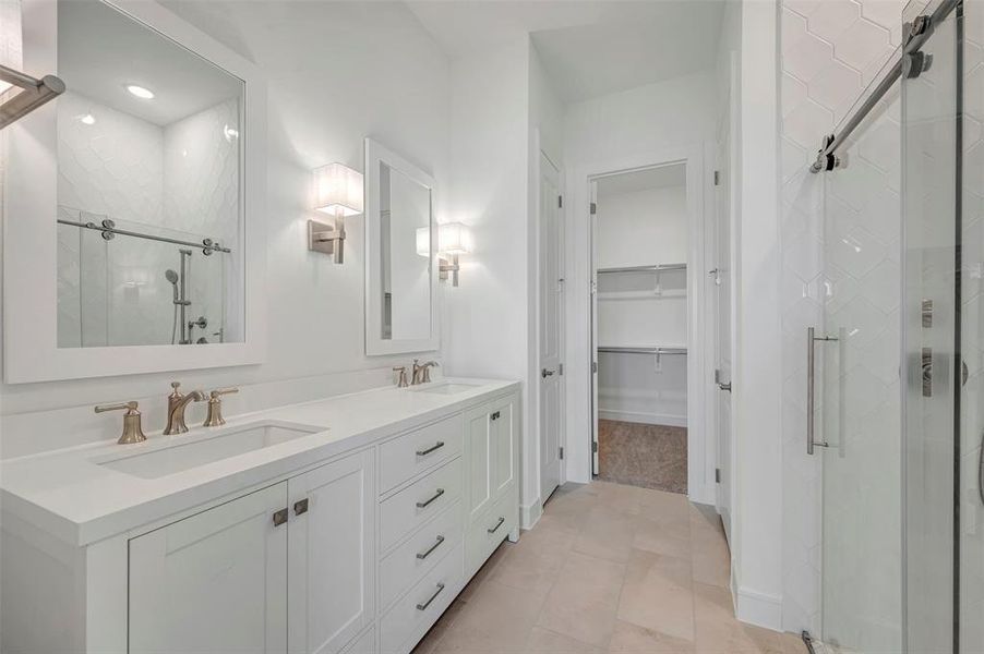 Furnished interior view inside a new home in Heath Golf & Yacht Villas, Heath (Image 9).