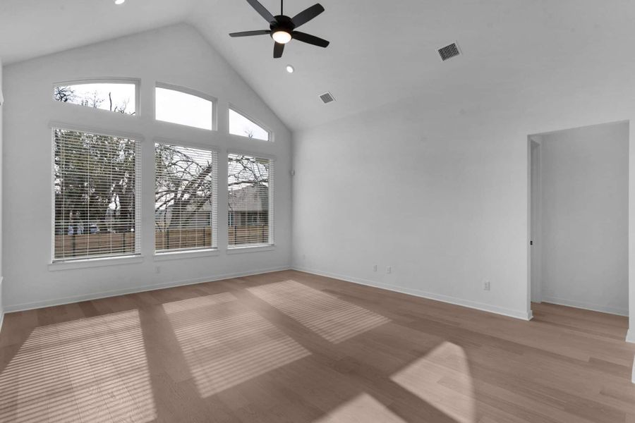 Spacious, unfurnished interior of a new home in Highland Village, Georgetown (Image 10).
