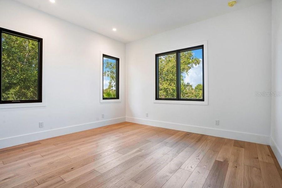 Spacious, unfurnished interior of a new home in , Windermere (Image 64).