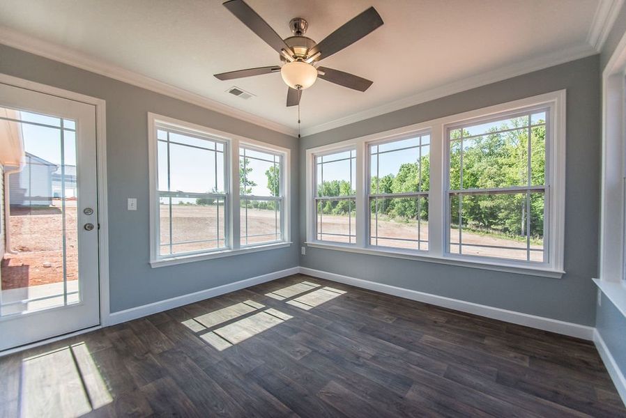 Representative unfurnished interior of a home built from the Jackson by Enchanted Homes in Lonesome Dove, San Antonio (Image 36).