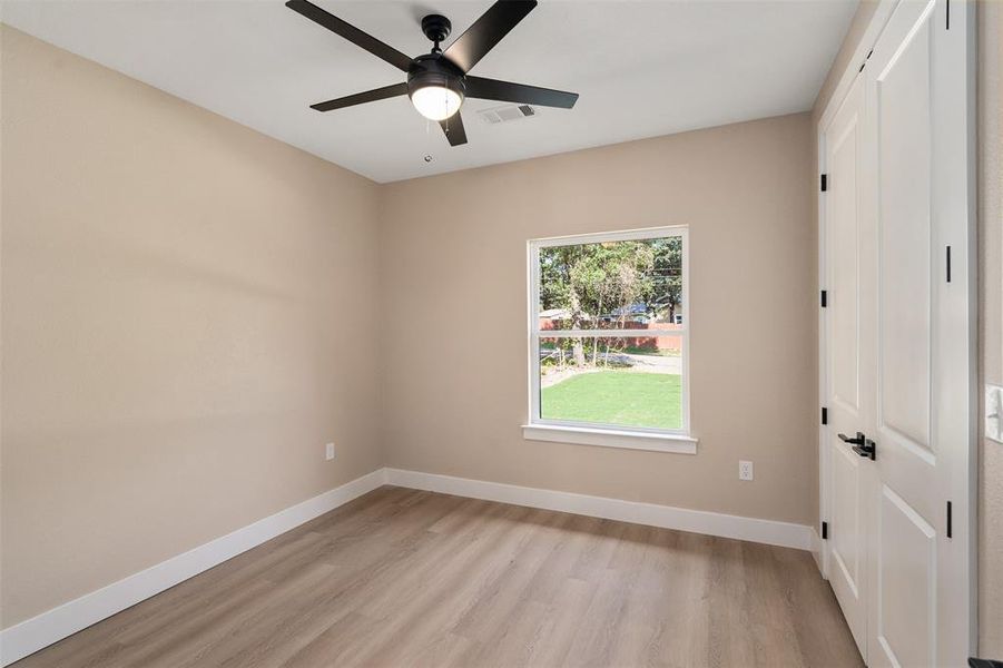 Spacious, unfurnished interior of a new home in , Gun Barrel City (Image 21).