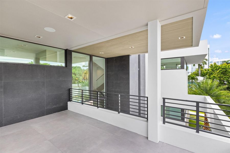 mater bedroom balcony