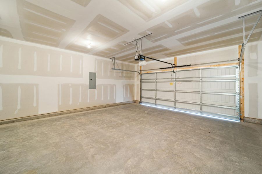 Spacious, unfurnished interior of a new home in Grove Park, Clemmons (Image 34).