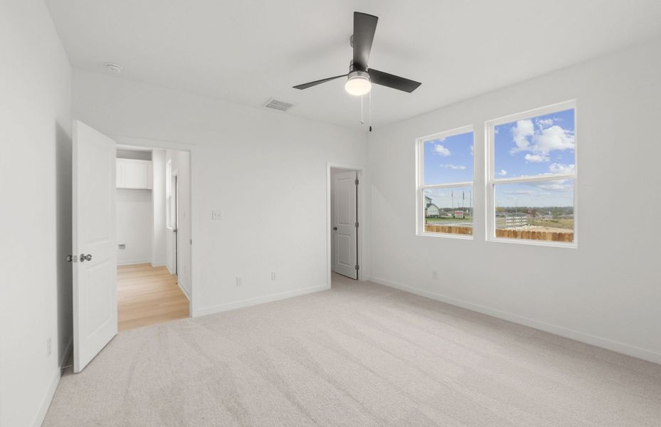 Spacious, unfurnished interior of a new home in Larson Crossing, Elgin (Image 16).