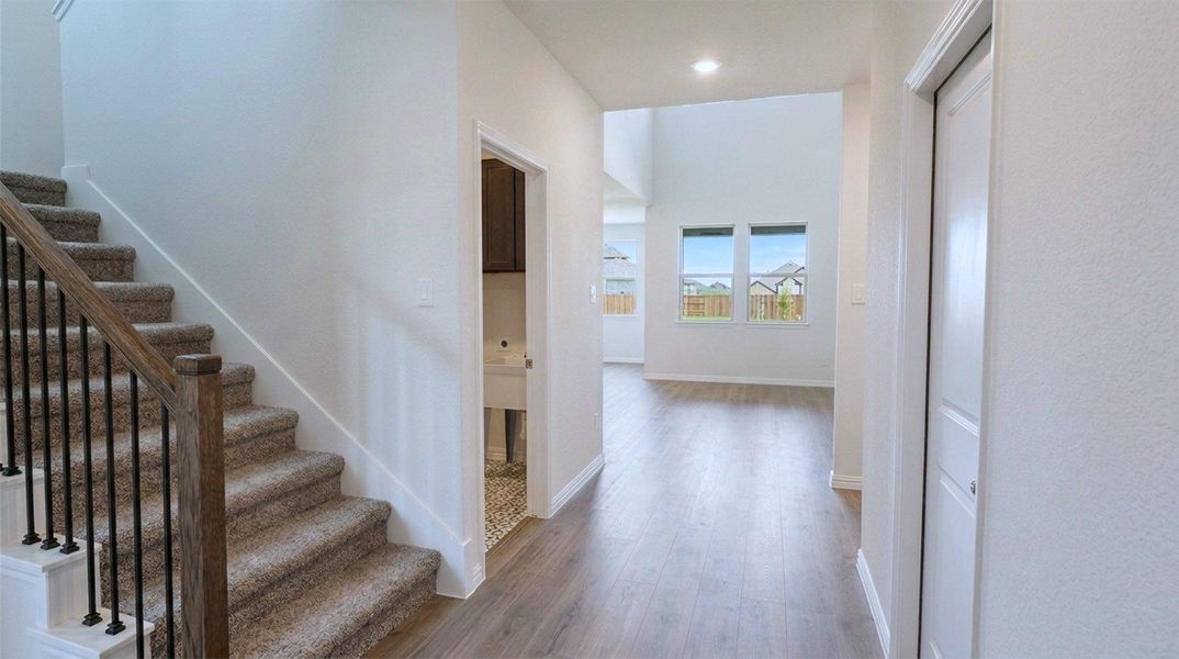 Spacious, unfurnished interior of a new home in Lakewood Trails, Forney (Image 10).
