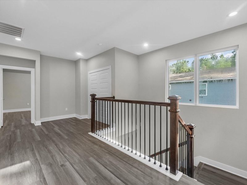 Spacious, unfurnished interior of a new home in , Houston (Image 19).