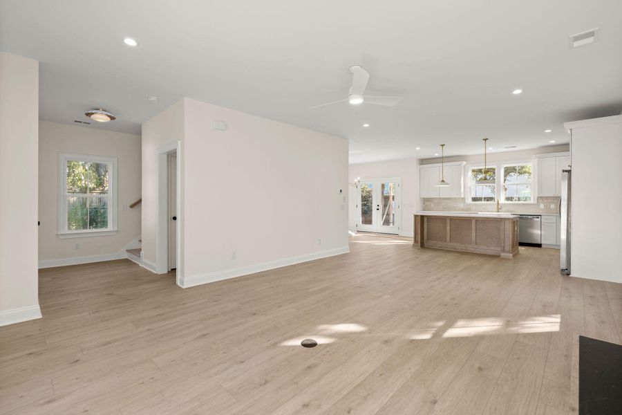 Spacious, unfurnished interior of a new home in , Charleston (Image 15).