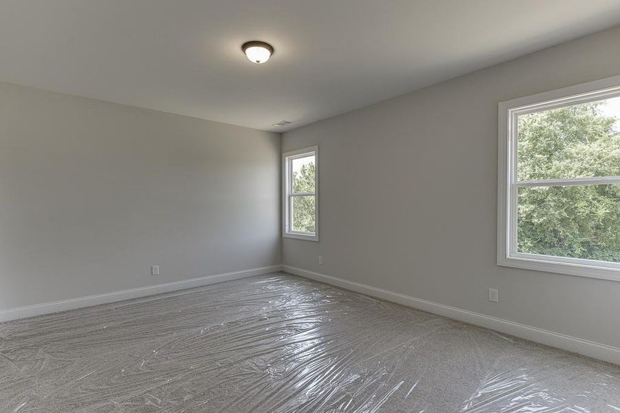 Spacious, unfurnished interior of a new home in , Jefferson (Image 17).