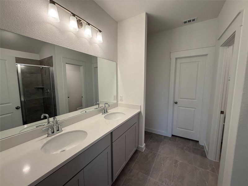 Furnished interior view inside a new home in Creeks Crossing, Elgin (Image 8).