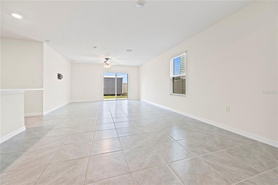 Spacious, unfurnished interior of a new home in Avalon Woods, Newberry (Image 31). Spacious, unfurnished interior of a new home in Avalon Woods, Newberry (Image 31).