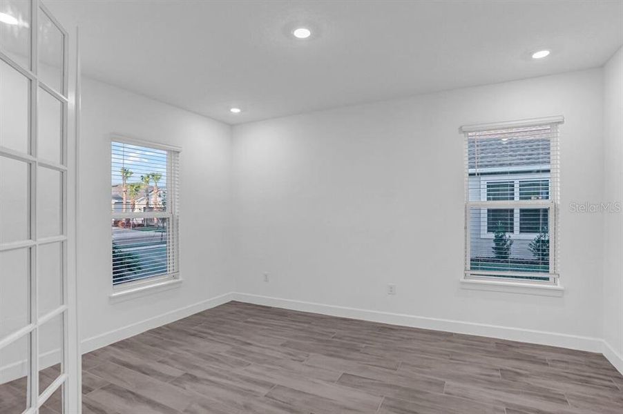 Spacious, unfurnished interior of a new home in Esplanade at Center Lake Ranch, St. Cloud (Image 20).