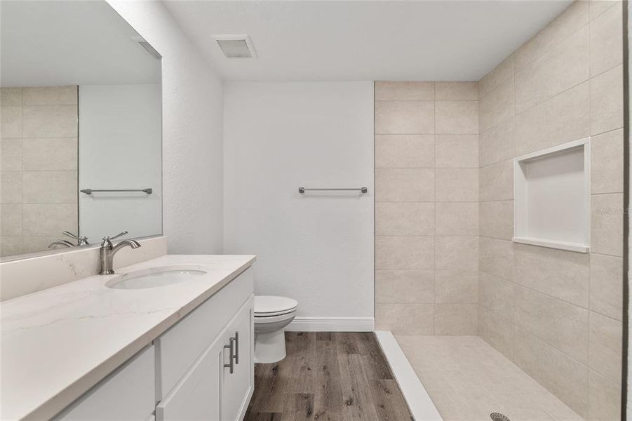 Furnished interior view inside a new home in , Dunnellon (Image 48).