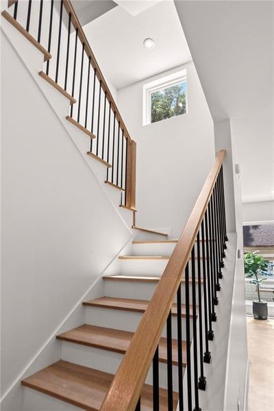 Spacious, unfurnished interior of a new home in , Atlanta (Image 22).