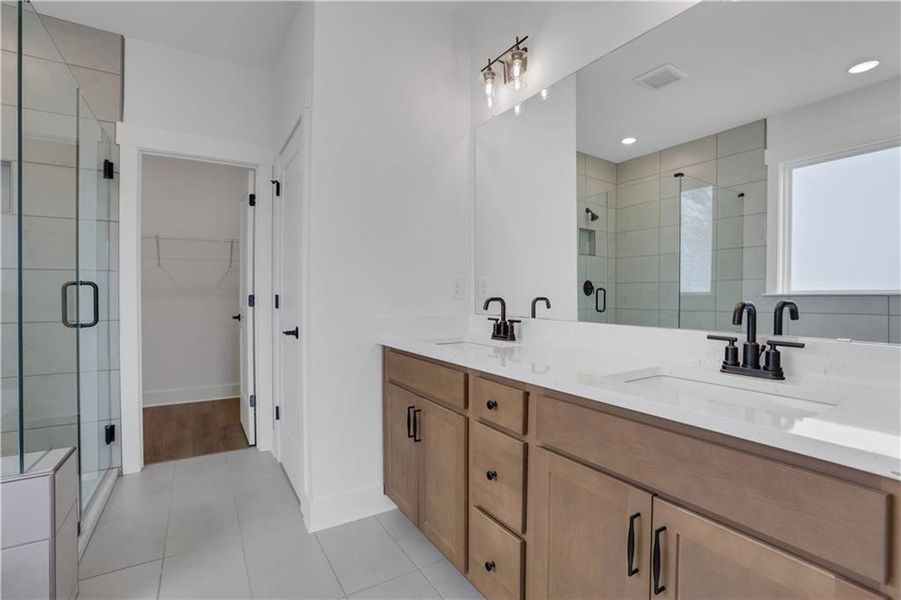 Furnished interior view inside a new home in Twin Lakes, Hoschton (Image 9).