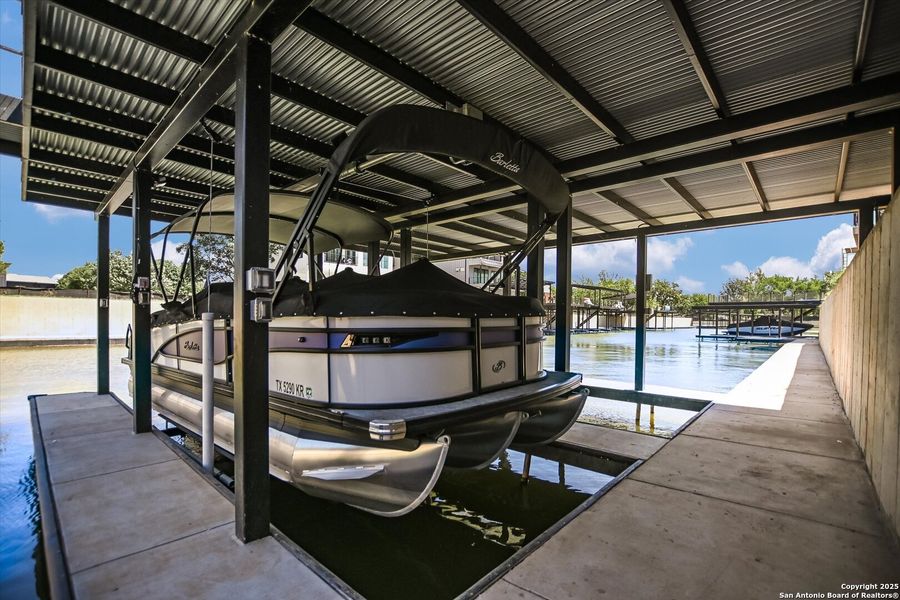 Exterior details and patio area of a home in , Kingsland (Image 4).