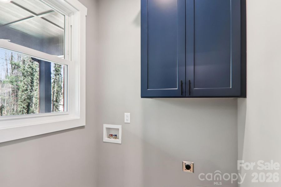 Close-up of interior finishes inside a home in , Hendersonville (Image 18).
