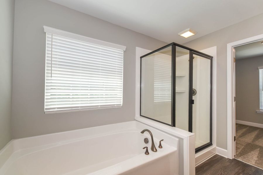 Greybeard – Owner’s Bathroom | Ernest Homes Greybeard – Owner’s Bathroom | Ernest Homes
