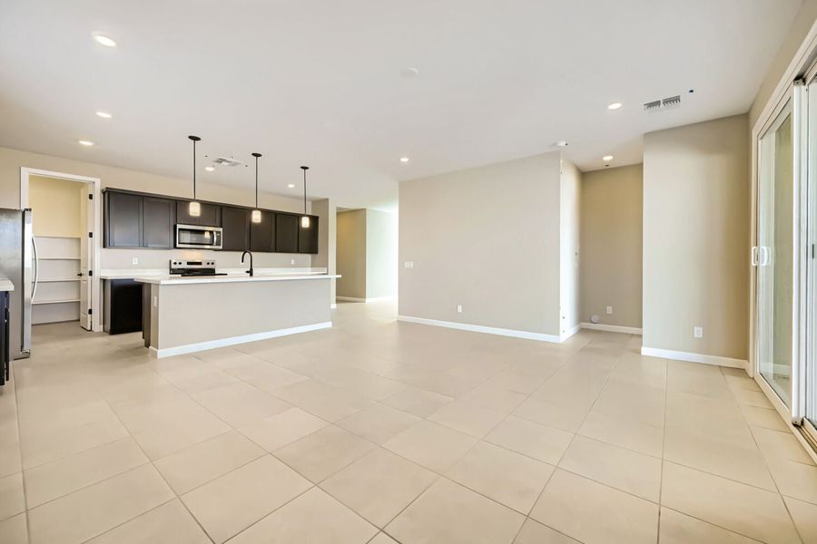 New Home in San Tan Valley, AZ.  - Slide 7