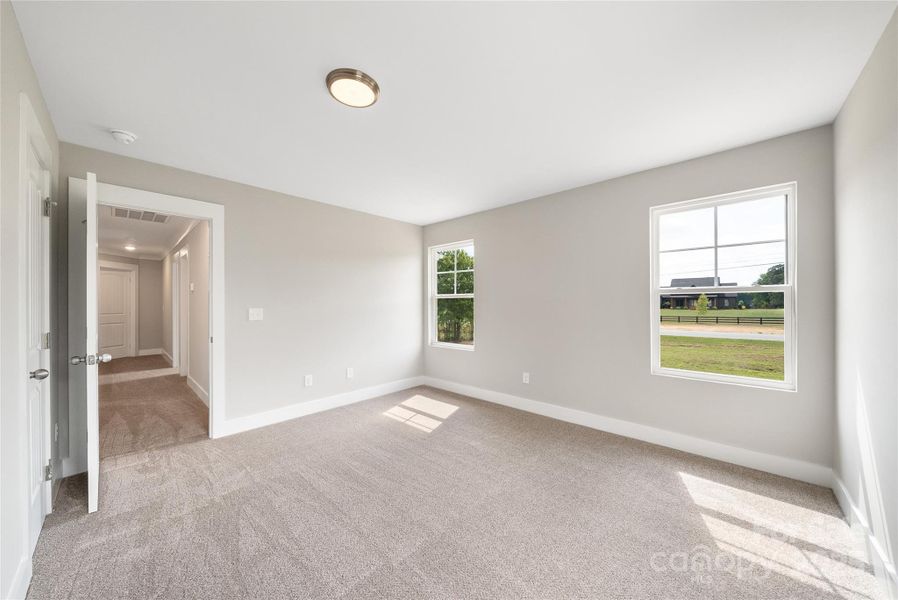 Spacious, unfurnished interior of a new home in , Stanfield (Image 23).