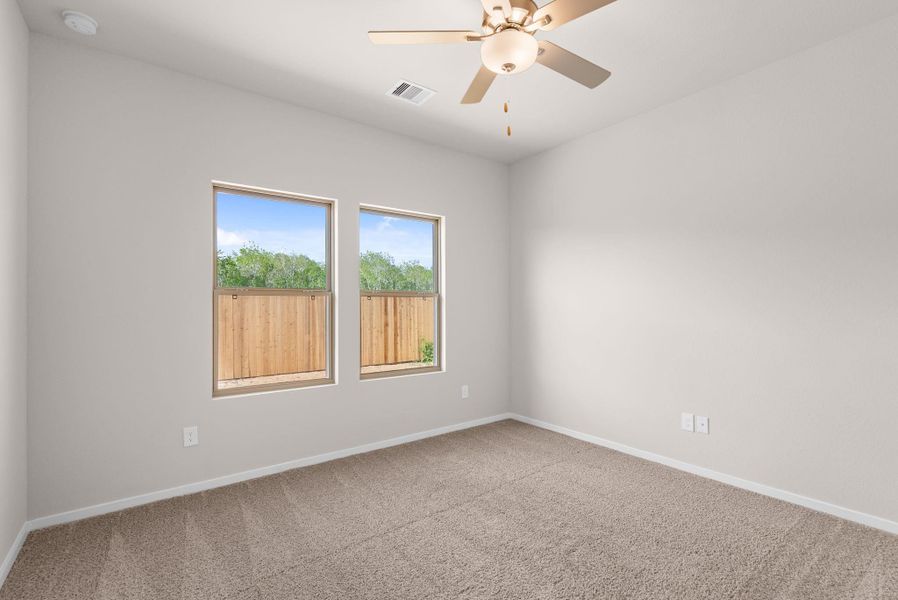 Spacious, unfurnished interior of a new home in Laurel Landing, Alvin (Image 16).