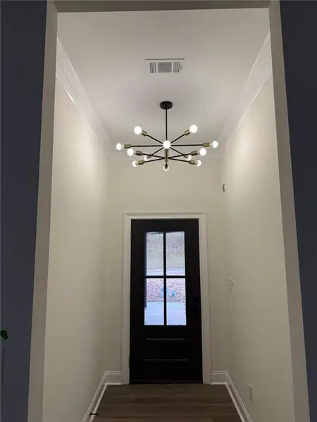 Spacious, unfurnished interior of a new home in , Warner Robins (Image 8).