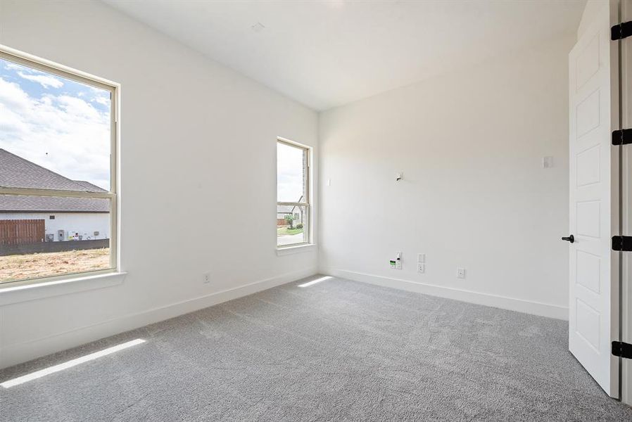 Spacious, unfurnished interior of a new home in Tavolo Park, Fort Worth (Image 33). Spacious, unfurnished interior of a new home in Tavolo Park, Fort Worth (Image 33).