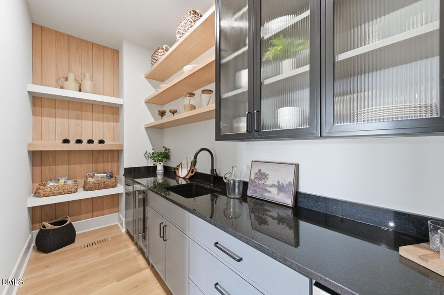 5856 Carriage Gate-39