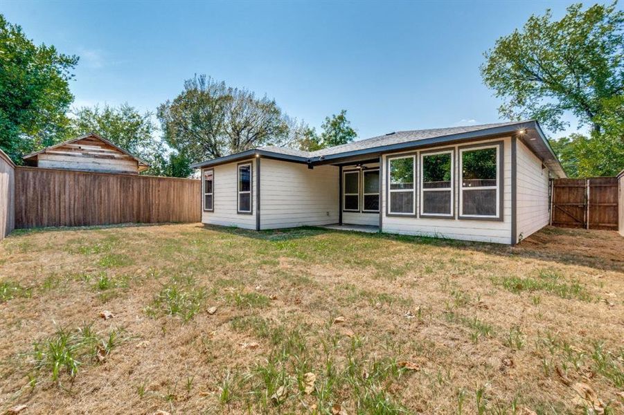 Front exterior of a new home in , Dallas, TX, highlighting curb appeal (Image 16). Front exterior of a new home in , Dallas, TX, highlighting curb appeal (Image 16).