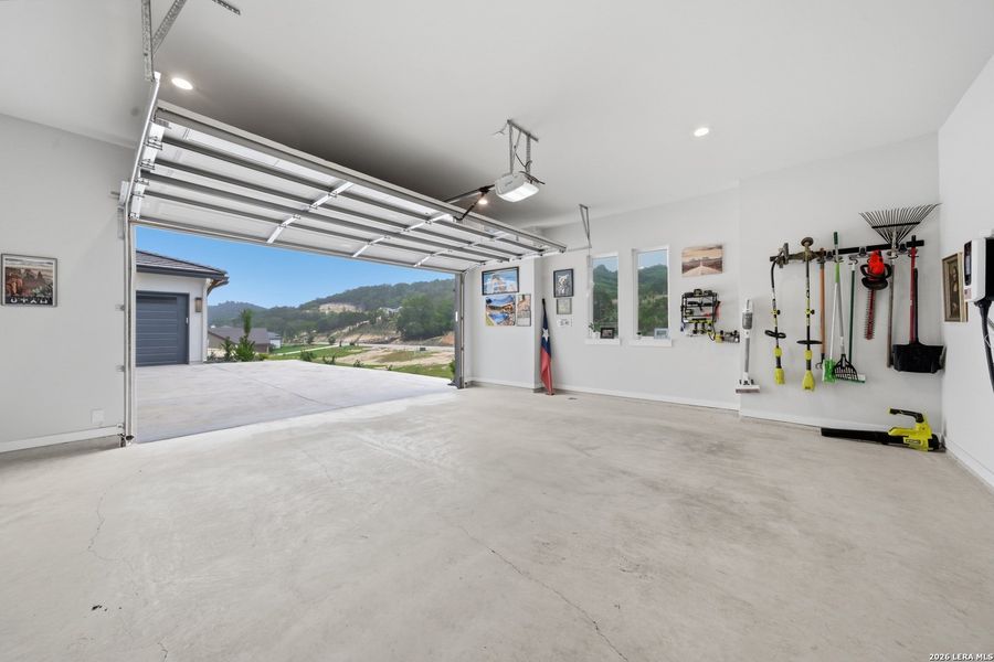 Spacious, unfurnished interior of a new home in , Boerne (Image 22).
