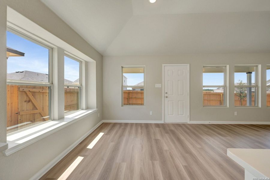 Spacious, unfurnished interior of a new home in Greenspoint Heights, Seguin (Image 25).