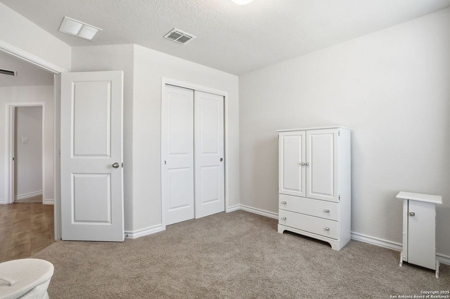 Spacious, unfurnished interior of a new home in , San Antonio (Image 25).